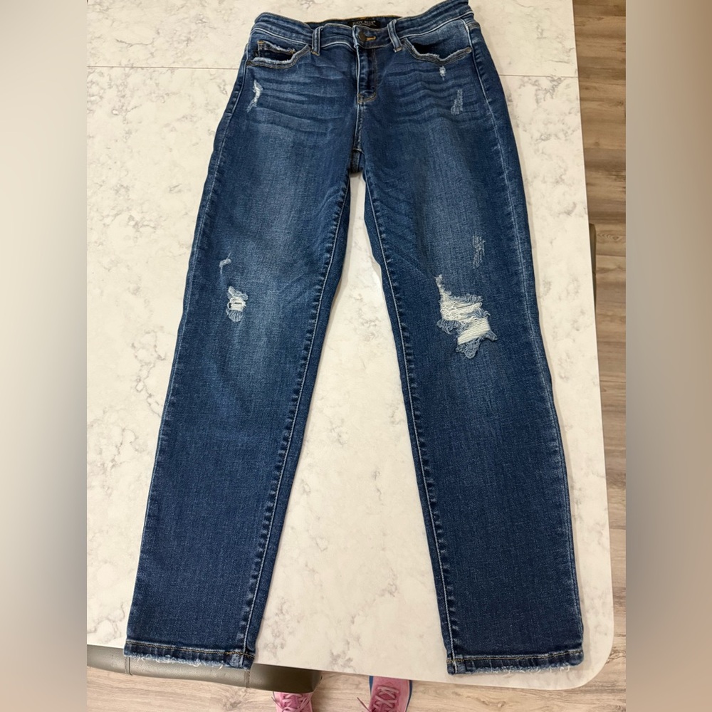 Judy Blue Medium Wash Distressed Straight Leg Jeans